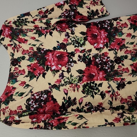 FALL Floral Lace Inset Hanky Hem Top Blouse Size M - Picture 6 of 6